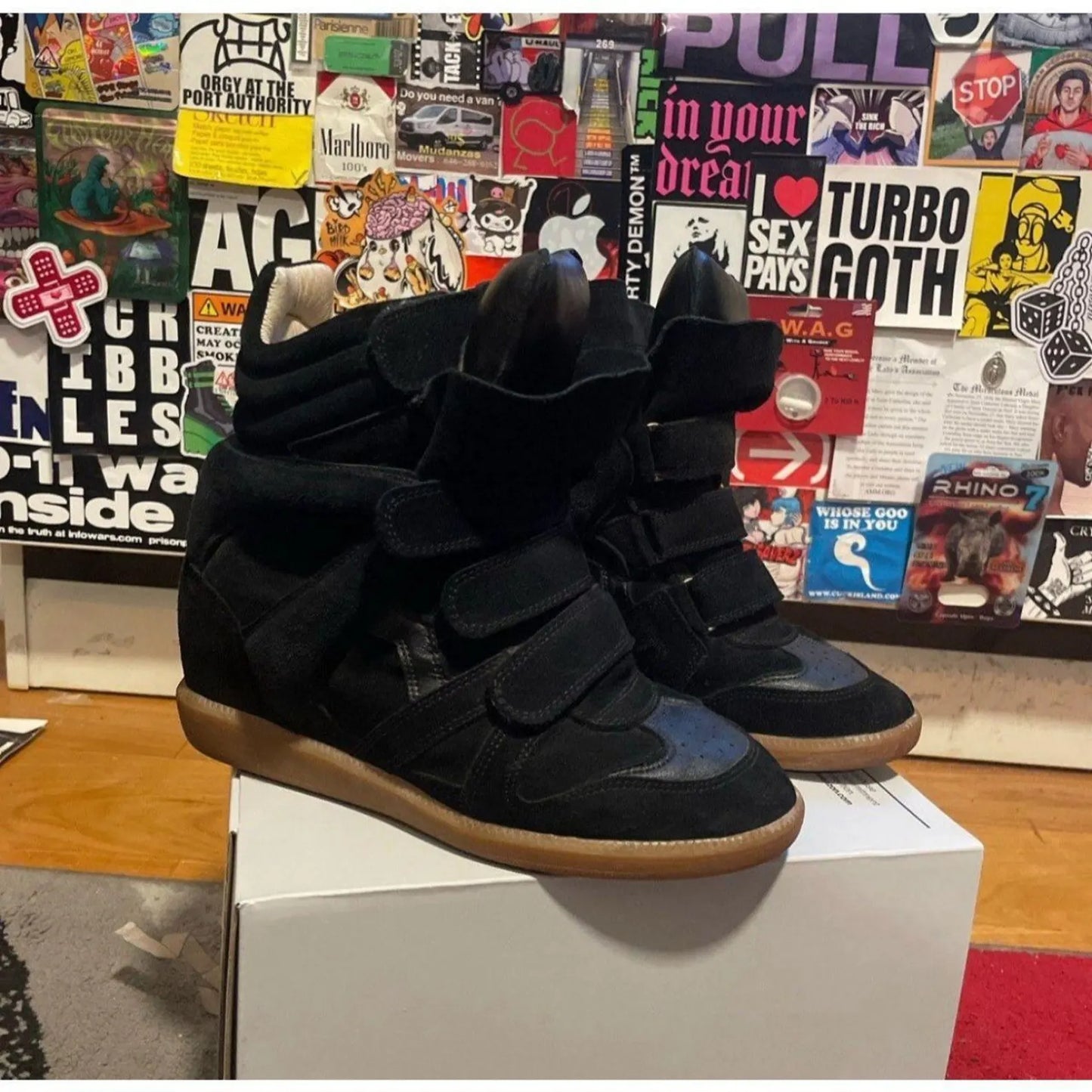 Isabel Marant Bekett Sneakers | Black Suede |